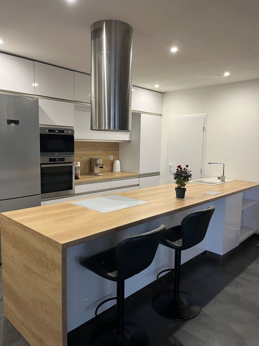 Predaj domu 229 m², pozemek 910 m², Komárovce, Košický kraj Predaj domu 229 m², pozemek 910 m², Komárovce, Košický kraj