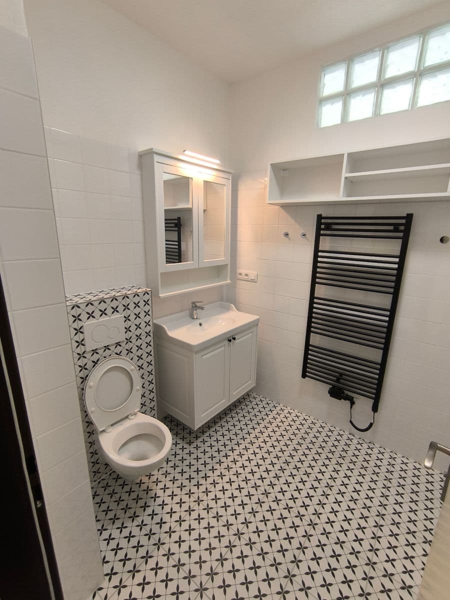 Prenájom bytu 2-izbový 60 m², K. Weise, České Budějovice, Jihočeský kraj Prenájom bytu 2-izbový 60 m², K. Weise, České Budějovice, Jihočeský kraj