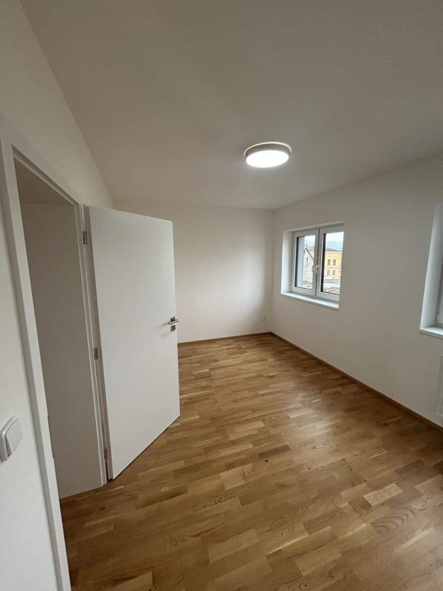 Prenájom bytu 2-izbový 49 m², Jiřího z Poděbrad, Hrádek nad Nisou, Liberecký kraj Prenájom bytu 2-izbový 49 m², Jiřího z Poděbrad, Hrádek nad Nisou, Liberecký kraj