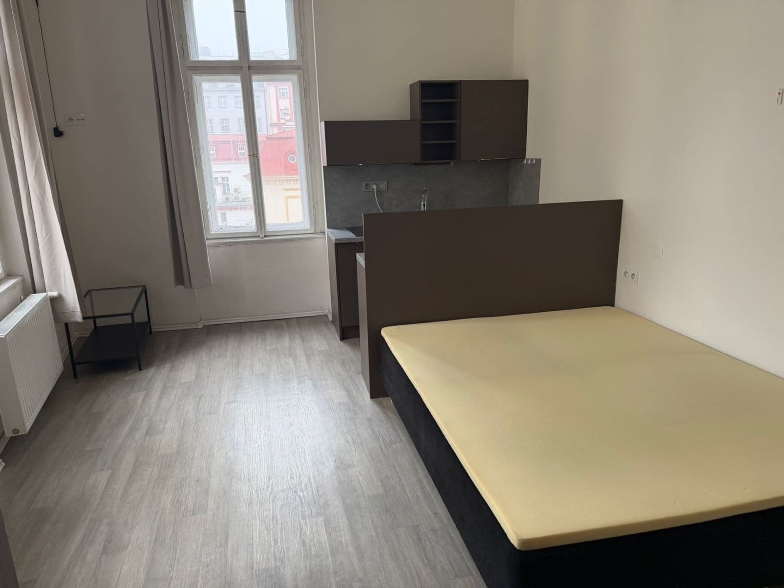 Prenájom bytu 1-izbový 25 m², Sokolská, Praha, Praha Prenájom bytu 1-izbový 25 m², Sokolská, Praha, Praha