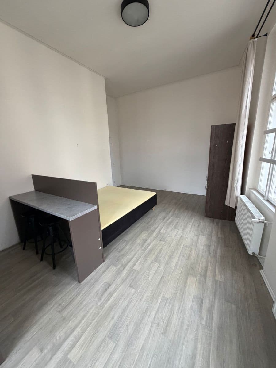 Prenájom bytu 1-izbový 25 m², Sokolská, Praha, Praha Prenájom bytu 1-izbový 25 m², Sokolská, Praha, Praha