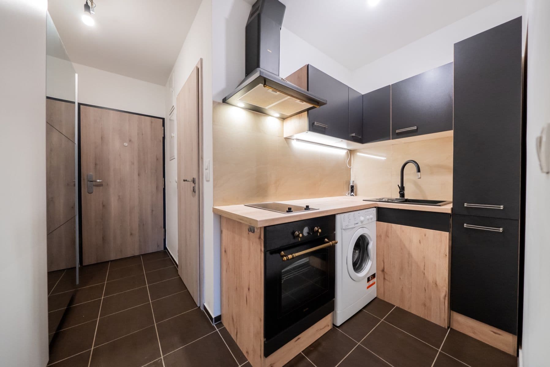 Prenájom bytu 1-izbový 46 m², Na Vyhlídce, Rosice, Jihomoravský kraj Prenájom bytu 1-izbový 46 m², Na Vyhlídce, Rosice, Jihomoravský kraj