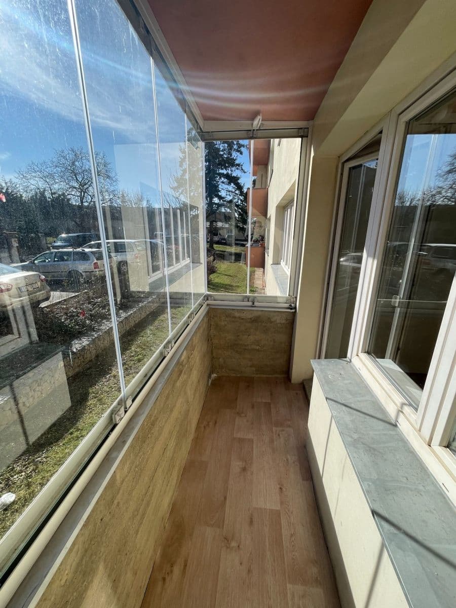 Prenájom bytu 3-izbový 60 m², Šrámkova, Říčany, Středočeský kraj Prenájom bytu 3-izbový 60 m², Šrámkova, Říčany, Středočeský kraj