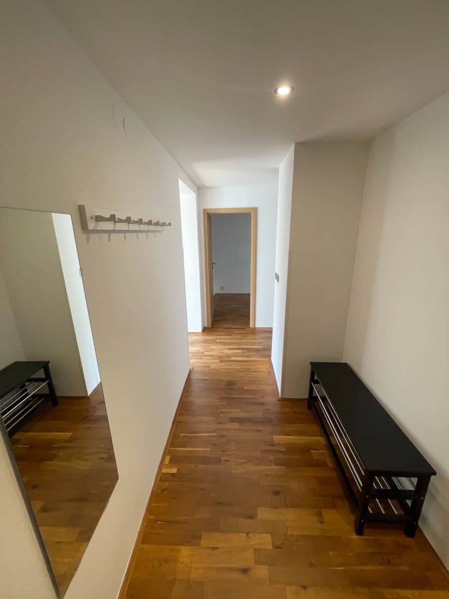 Prenájom bytu 3-izbový 60 m², Šrámkova, Říčany, Středočeský kraj Prenájom bytu 3-izbový 60 m², Šrámkova, Říčany, Středočeský kraj