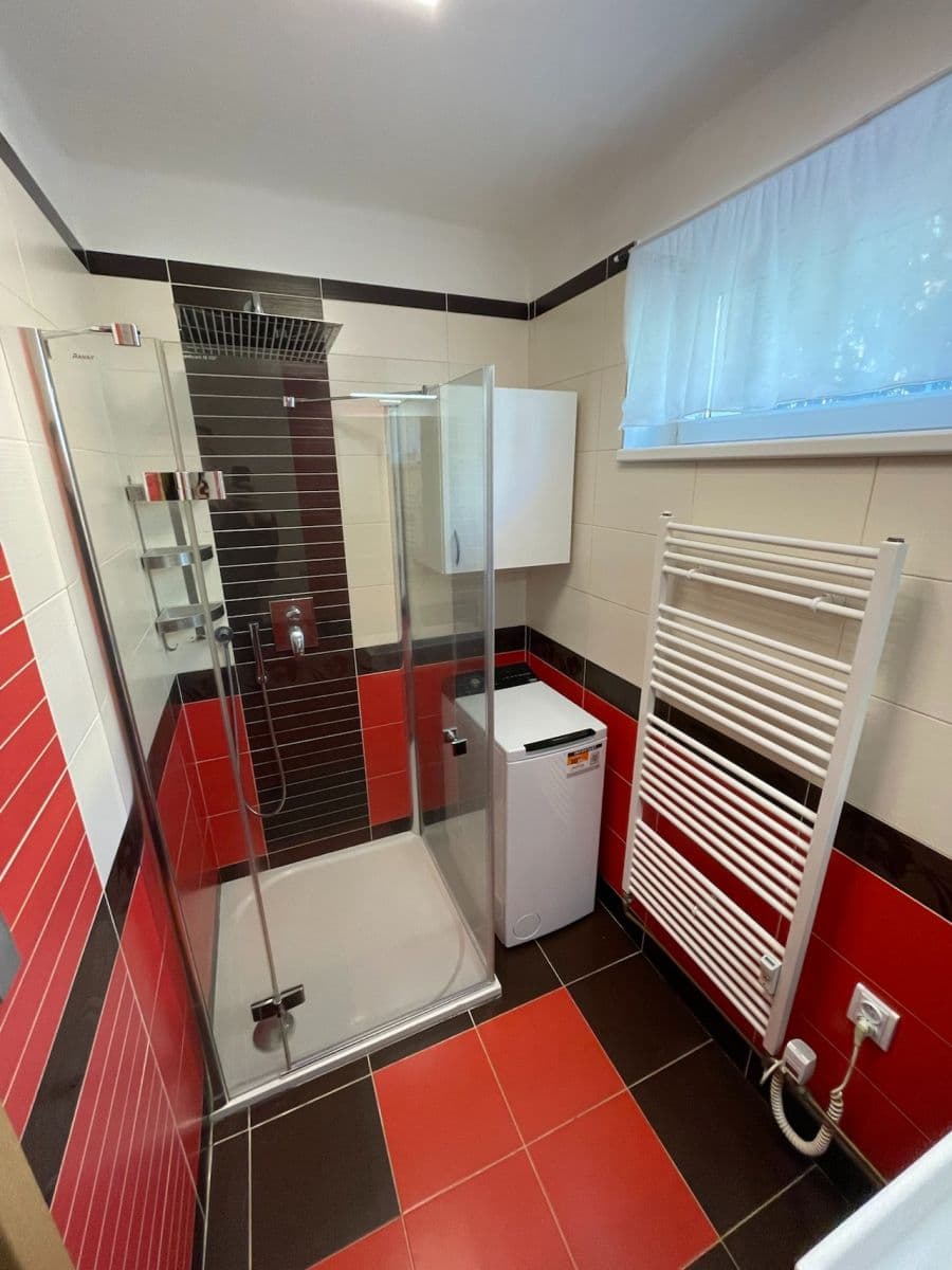 Prenájom bytu 3-izbový 60 m², Šrámkova, Říčany, Středočeský kraj Prenájom bytu 3-izbový 60 m², Šrámkova, Říčany, Středočeský kraj