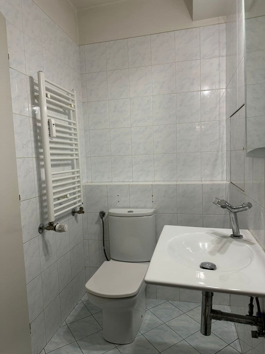 Prenájom bytu 2-izbový 50 m², Hnězdenská, Praha, Praha Prenájom bytu 2-izbový 50 m², Hnězdenská, Praha, Praha