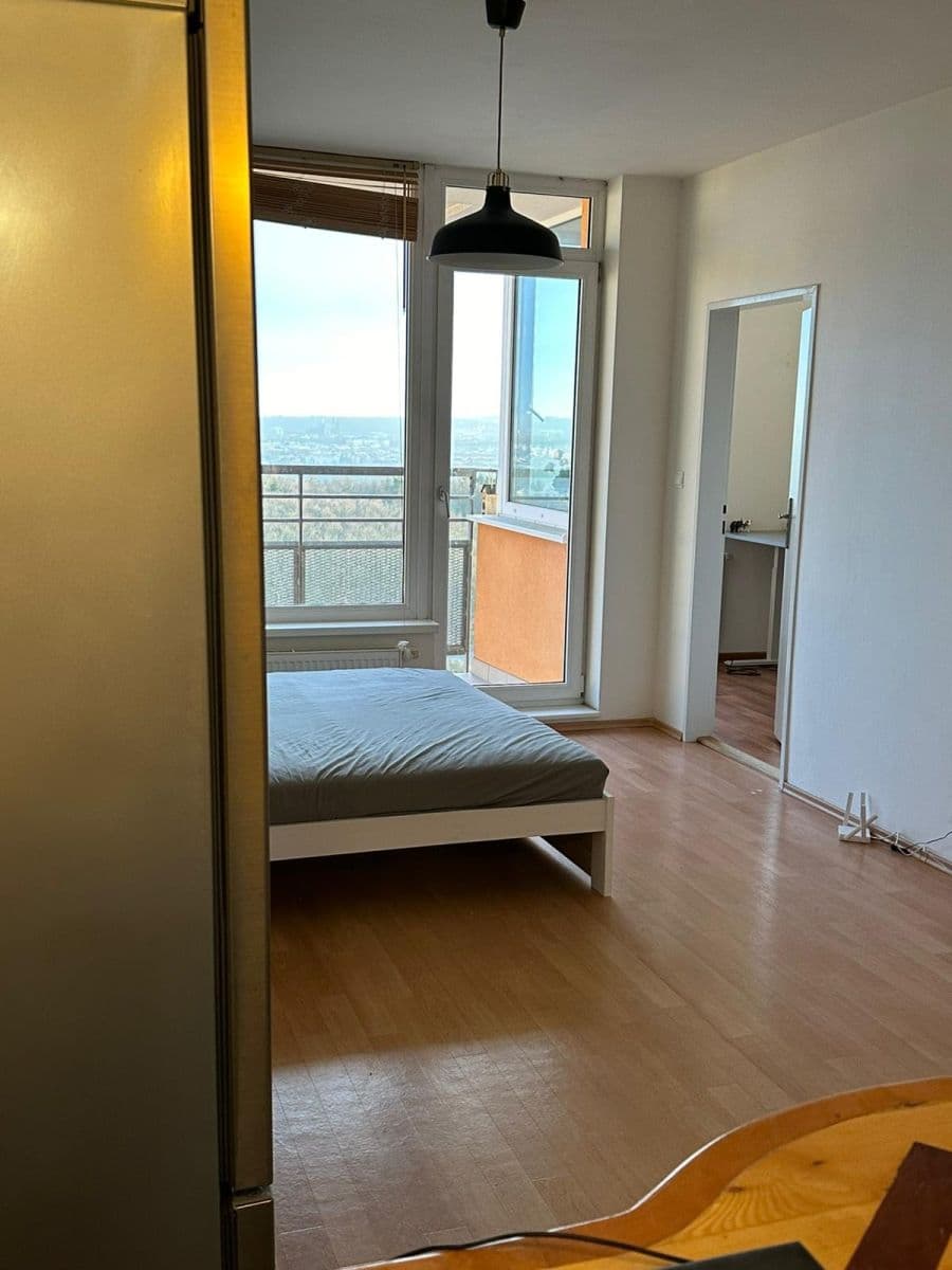 Prenájom bytu 2-izbový 50 m², Hnězdenská, Praha, Praha Prenájom bytu 2-izbový 50 m², Hnězdenská, Praha, Praha