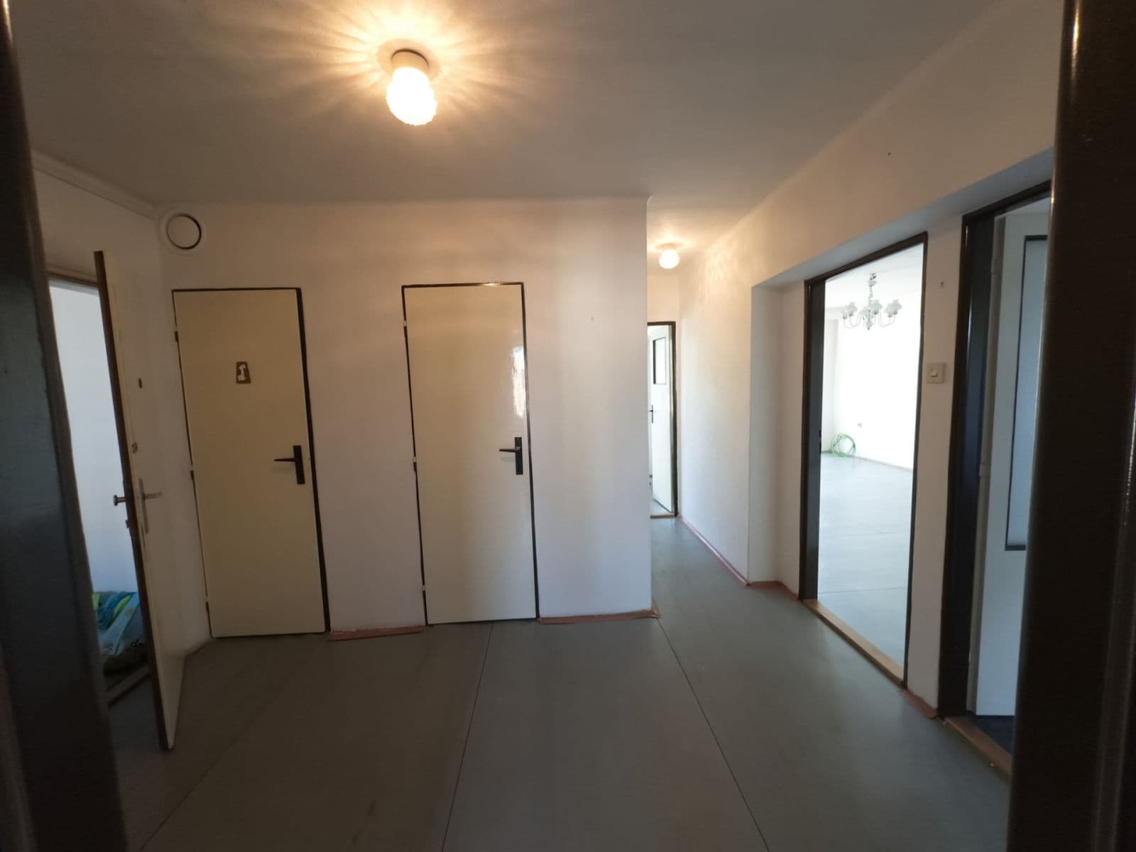 Predaj bytu 3-izbový 90 m², Jabkenice, Středočeský kraj Predaj bytu 3-izbový 90 m², Jabkenice, Středočeský kraj