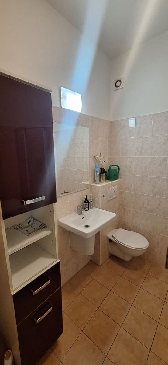 Prenájom bytu 1-izbový 34 m², Vinohradská, Praha, Praha Prenájom bytu 1-izbový 34 m², Vinohradská, Praha, Praha