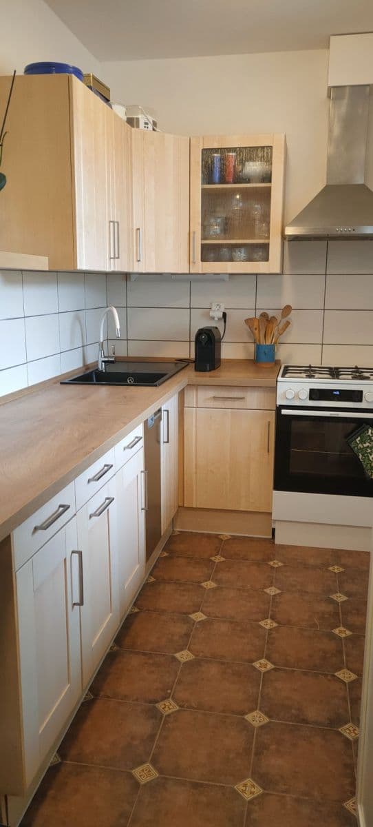 Prenájom bytu 3-izbový 63 m², Mezi Domy, Jesenice, Středočeský kraj Prenájom bytu 3-izbový 63 m², Mezi Domy, Jesenice, Středočeský kraj