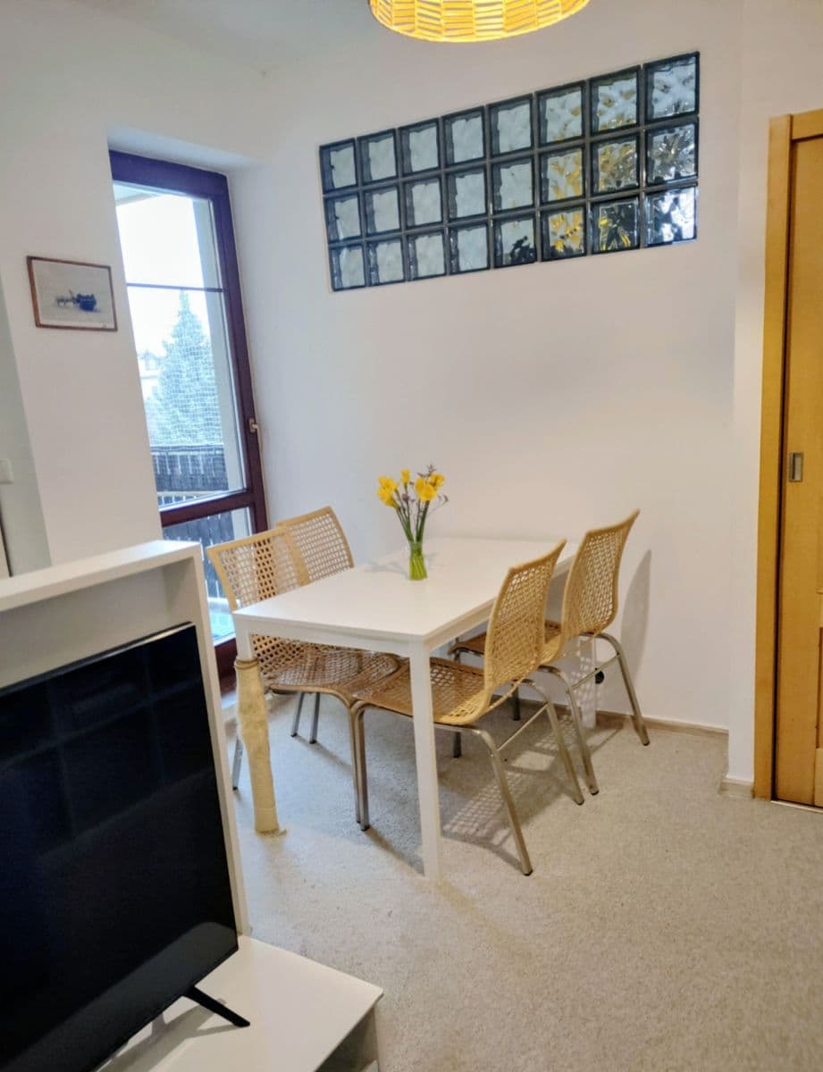 Prenájom bytu 3-izbový 63 m², Mezi Domy, Jesenice, Středočeský kraj Prenájom bytu 3-izbový 63 m², Mezi Domy, Jesenice, Středočeský kraj