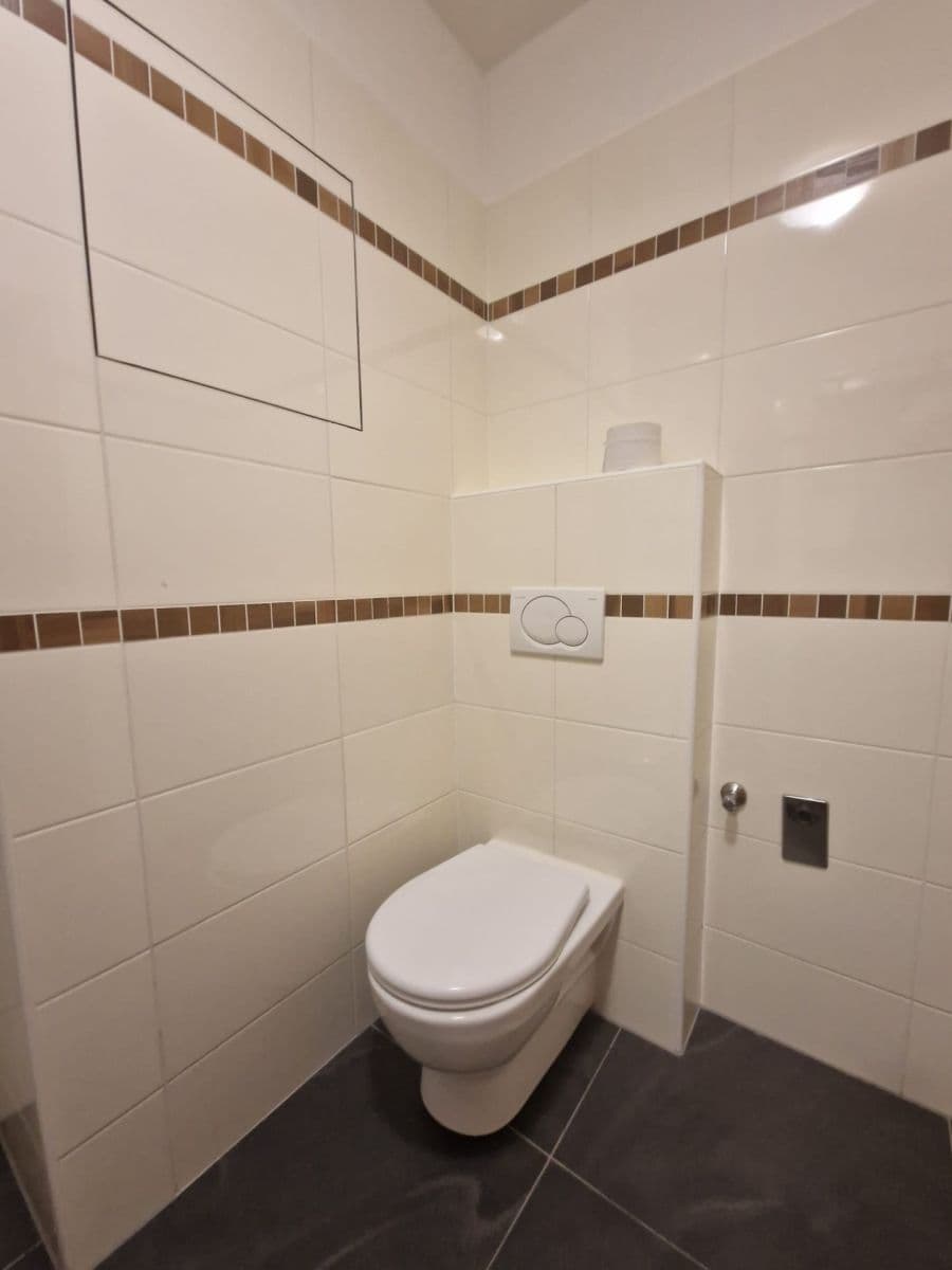 Prenájom bytu 2-izbový 53 m², Michelangelova, Praha, Praha Prenájom bytu 2-izbový 53 m², Michelangelova, Praha, Praha