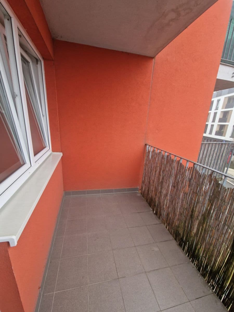 Prenájom bytu 2-izbový 53 m², Michelangelova, Praha, Praha Prenájom bytu 2-izbový 53 m², Michelangelova, Praha, Praha