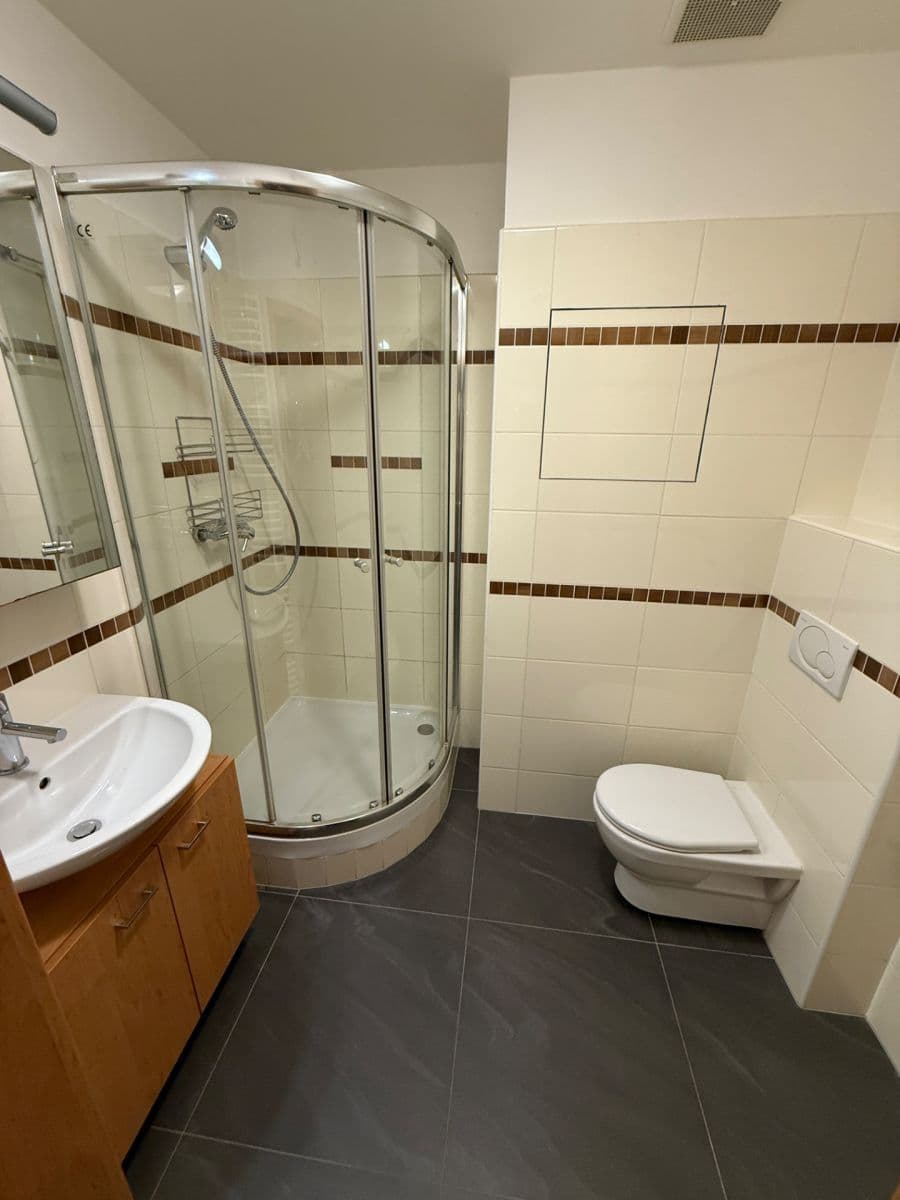 Prenájom bytu 2-izbový 53 m², Michelangelova, Praha, Praha Prenájom bytu 2-izbový 53 m², Michelangelova, Praha, Praha