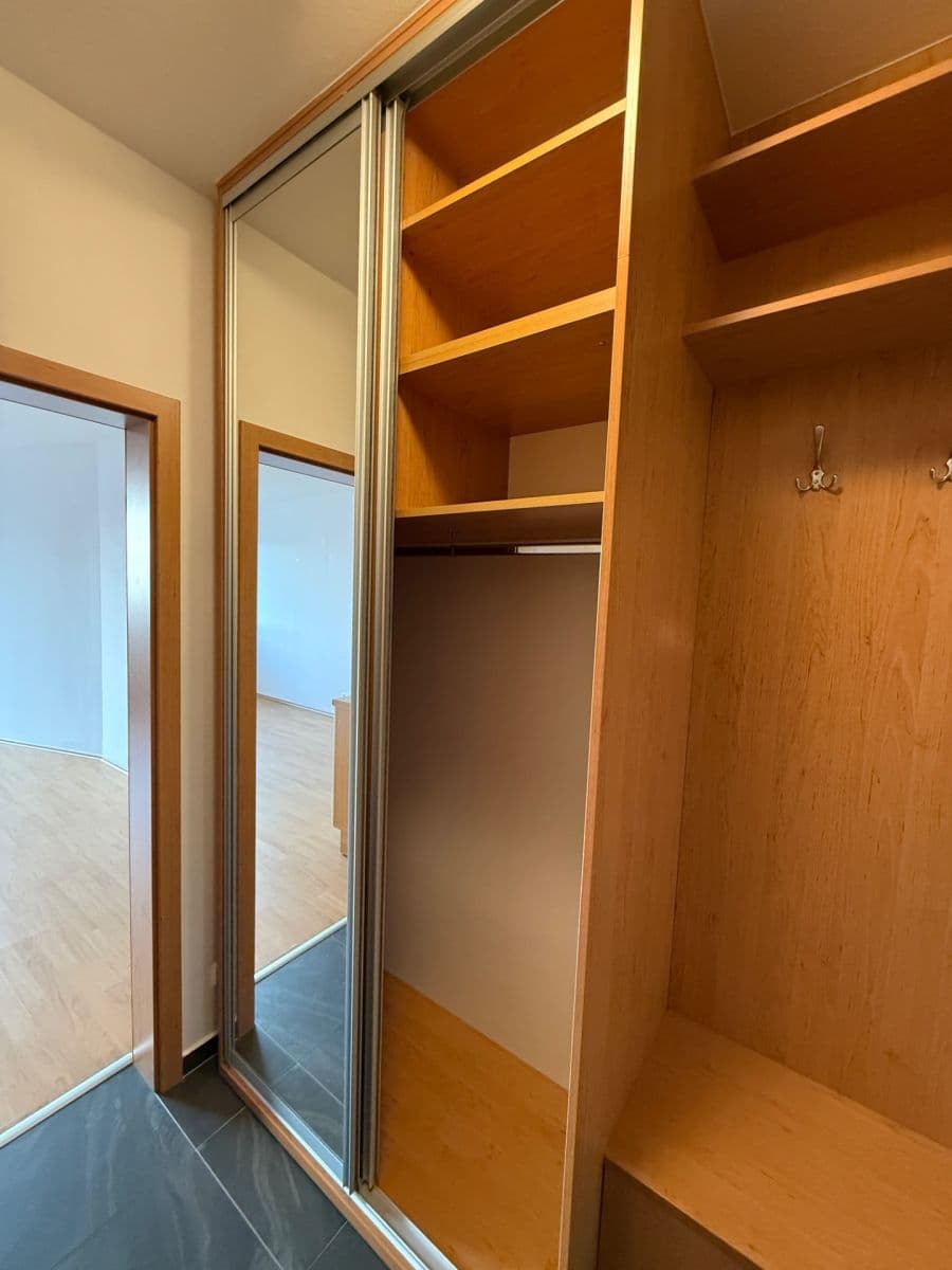 Prenájom bytu 2-izbový 53 m², Michelangelova, Praha, Praha Prenájom bytu 2-izbový 53 m², Michelangelova, Praha, Praha