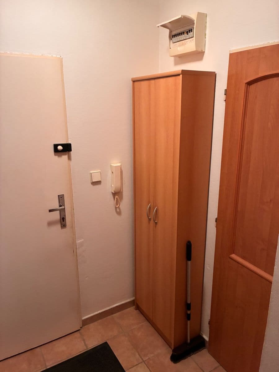 Predaj bytu 2-izbový 43 m², Hořelické náměstí, Rudná, Středočeský kraj Predaj bytu 2-izbový 43 m², Hořelické náměstí, Rudná, Středočeský kraj