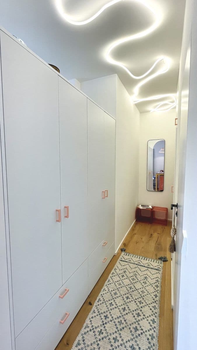 Prenájom bytu 38 m², Lumírova, Praha, Praha Prenájom bytu 38 m², Lumírova, Praha, Praha