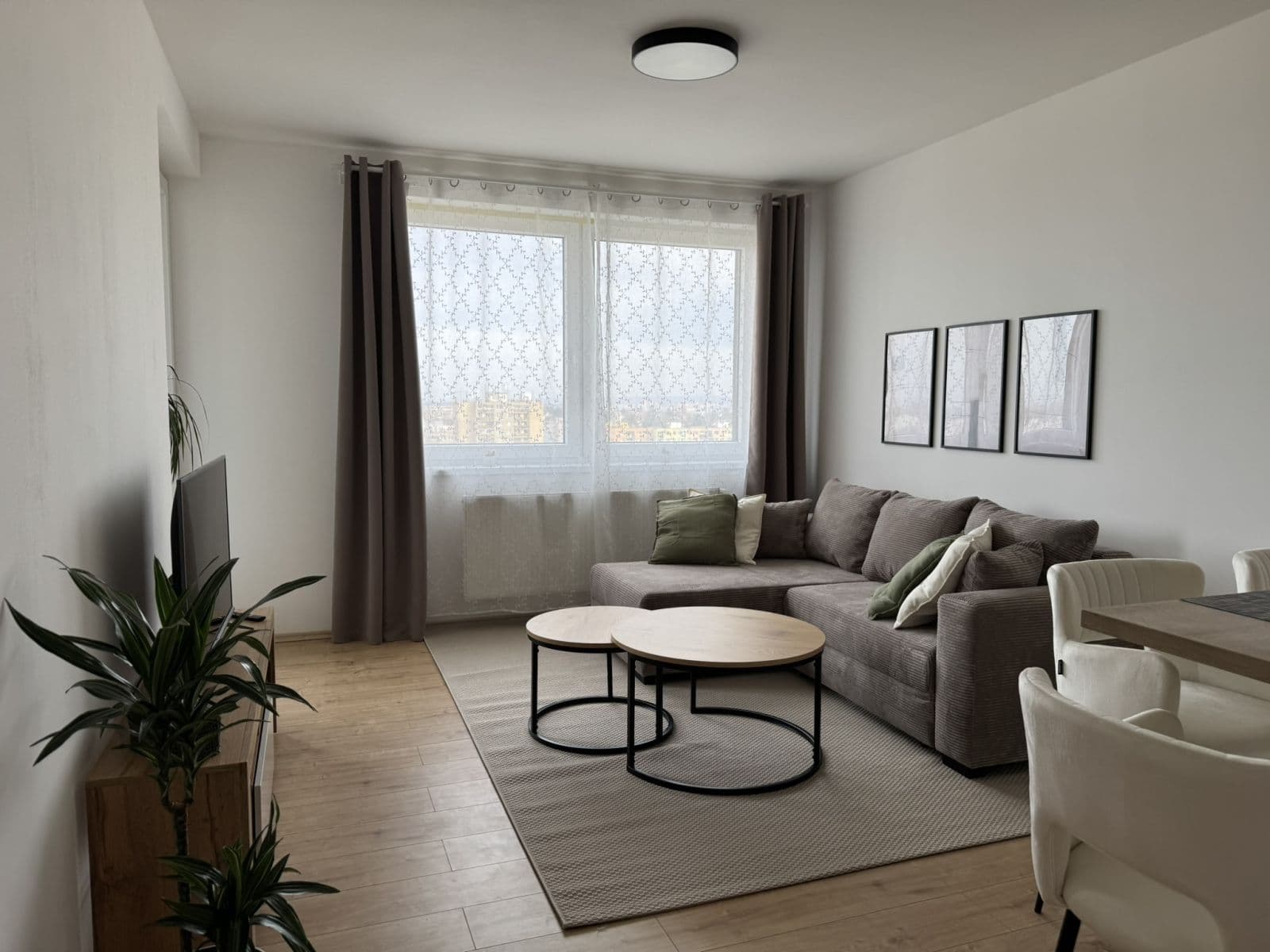 Prenájom bytu 55 m², náměstí Olgy Scheinpflugové, Praha, Praha Prenájom bytu 55 m², náměstí Olgy Scheinpflugové, Praha, Praha
