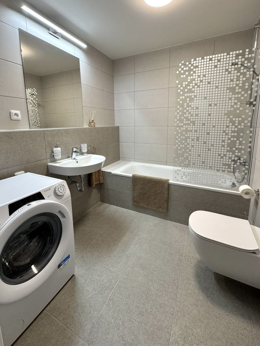 Prenájom bytu 55 m², náměstí Olgy Scheinpflugové, Praha, Praha Prenájom bytu 55 m², náměstí Olgy Scheinpflugové, Praha, Praha