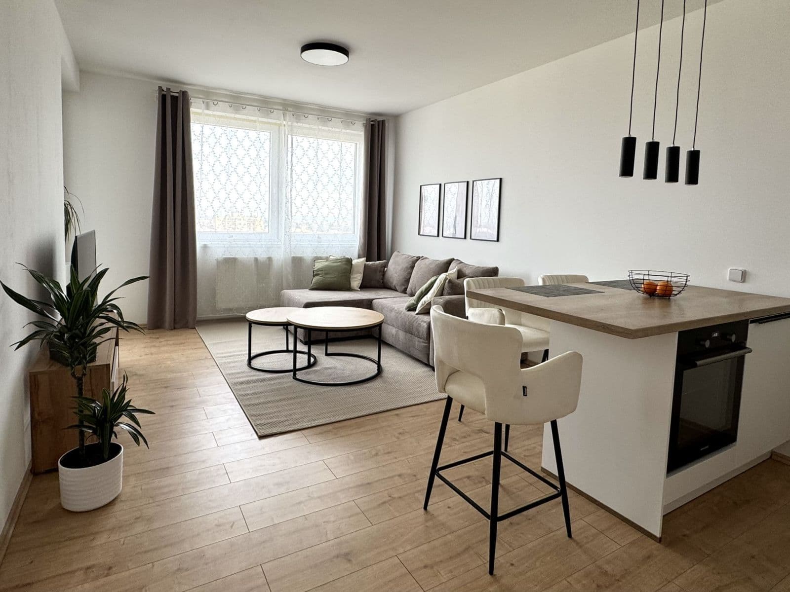 Prenájom bytu 55 m², náměstí Olgy Scheinpflugové, Praha, Praha Prenájom bytu 55 m², náměstí Olgy Scheinpflugové, Praha, Praha