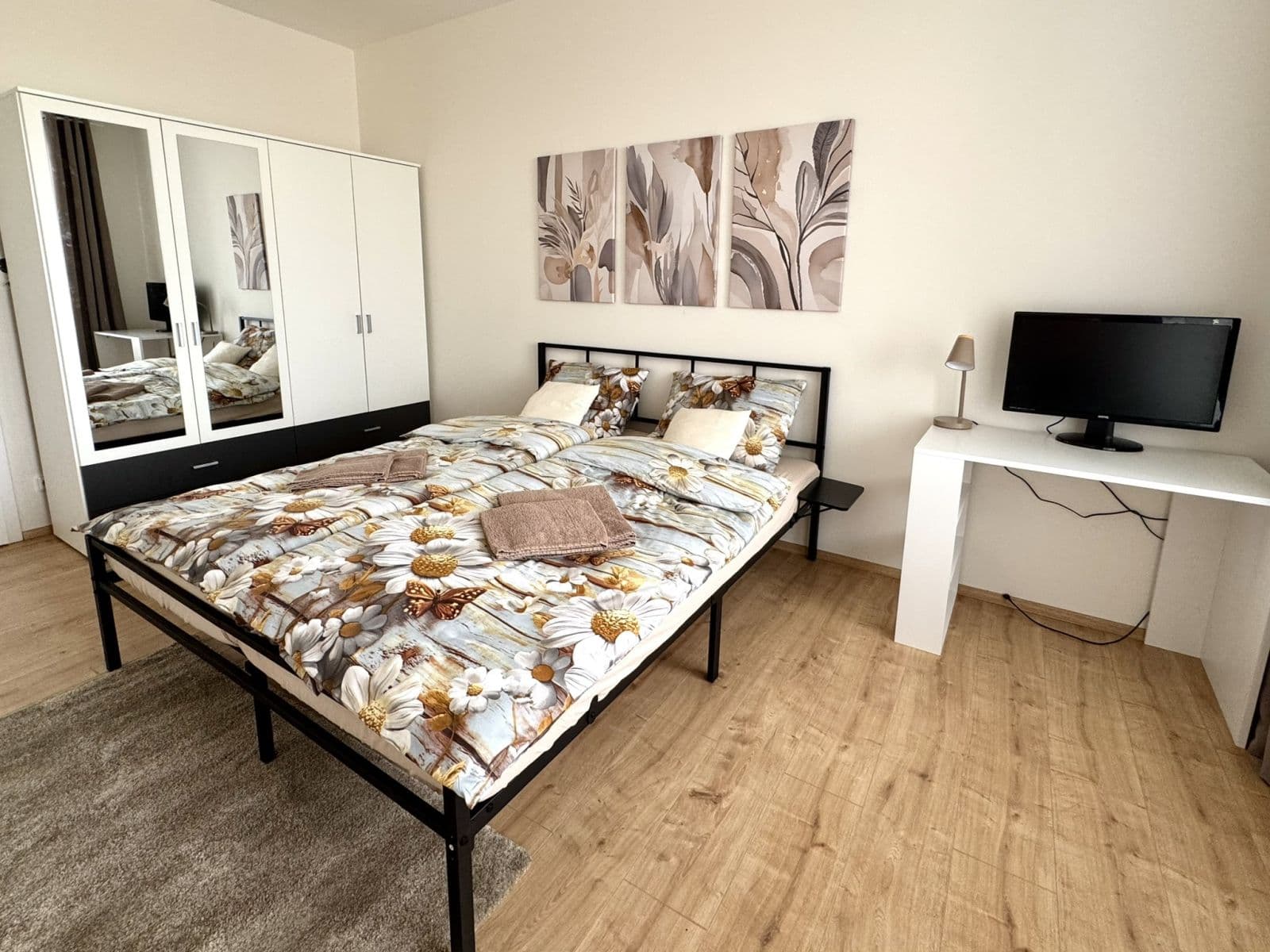 Prenájom bytu 55 m², náměstí Olgy Scheinpflugové, Praha, Praha Prenájom bytu 55 m², náměstí Olgy Scheinpflugové, Praha, Praha