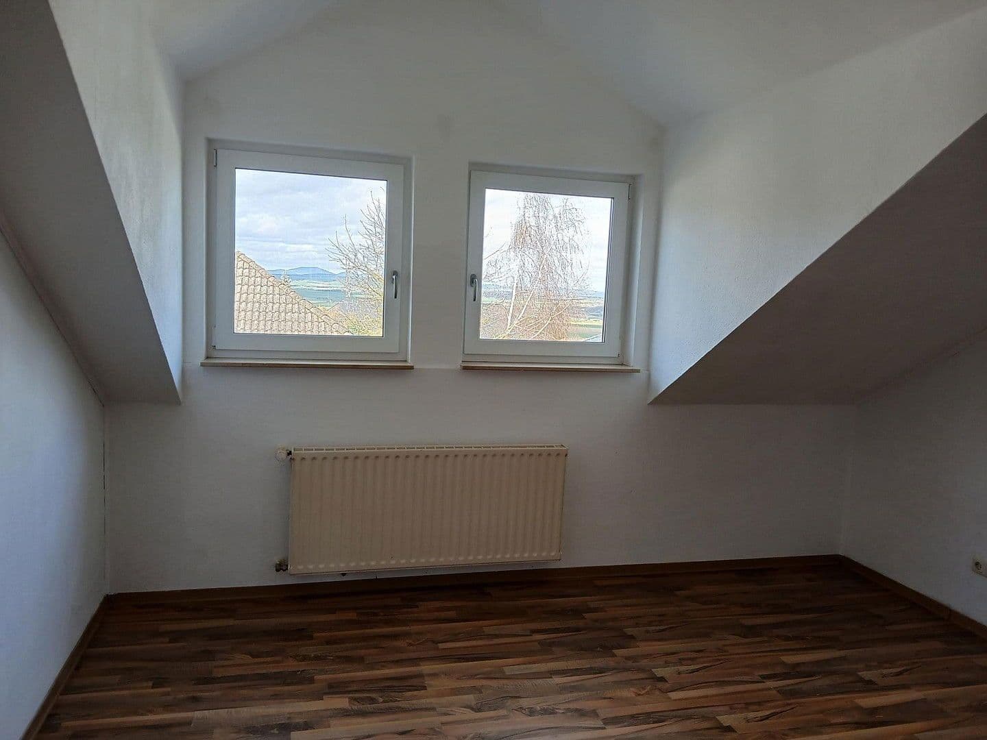 Predaj domu 114 m², pozemek 395 m², Münstermaifeld, Porýnie-Falcko Predaj domu 114 m², pozemek 395 m², Münstermaifeld, Porýnie-Falcko