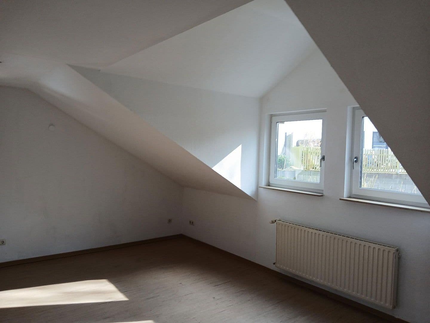 Predaj domu 114 m², pozemek 395 m², Münstermaifeld, Porýnie-Falcko Predaj domu 114 m², pozemek 395 m², Münstermaifeld, Porýnie-Falcko