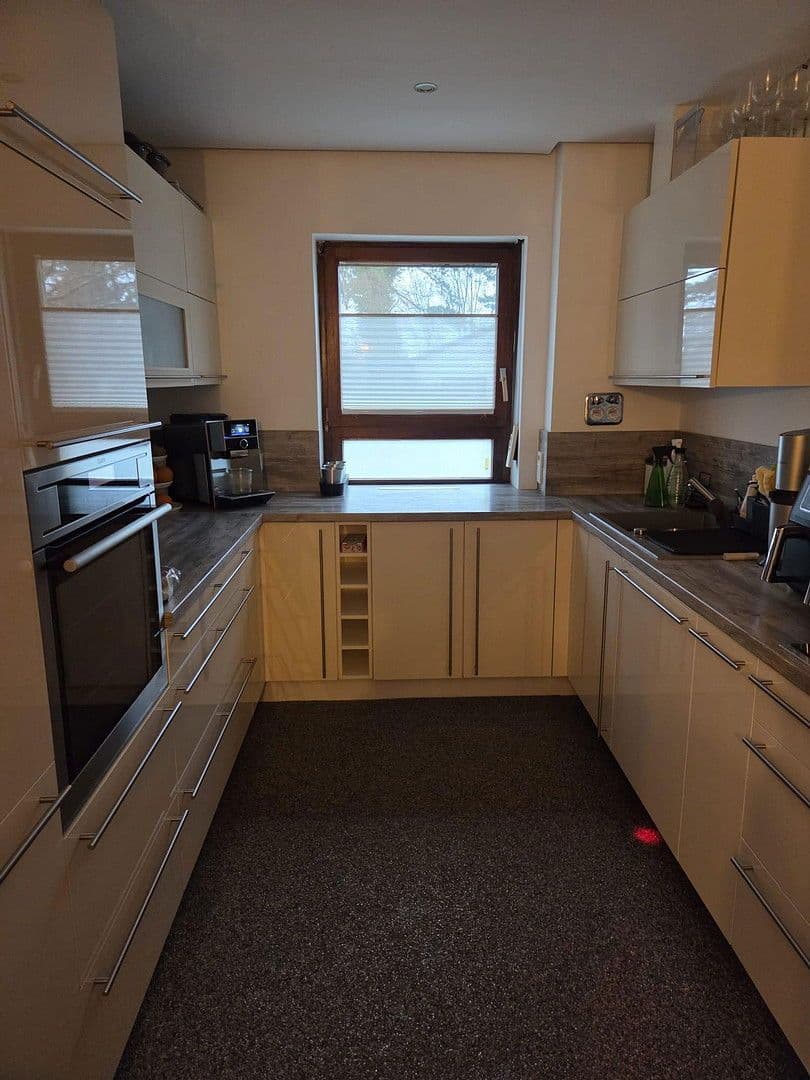 Predaj bytu 3-izbový 100 m², Karlsruhe, Bádensko-Wurttembersko Predaj bytu 3-izbový 100 m², Karlsruhe, Bádensko-Wurttembersko