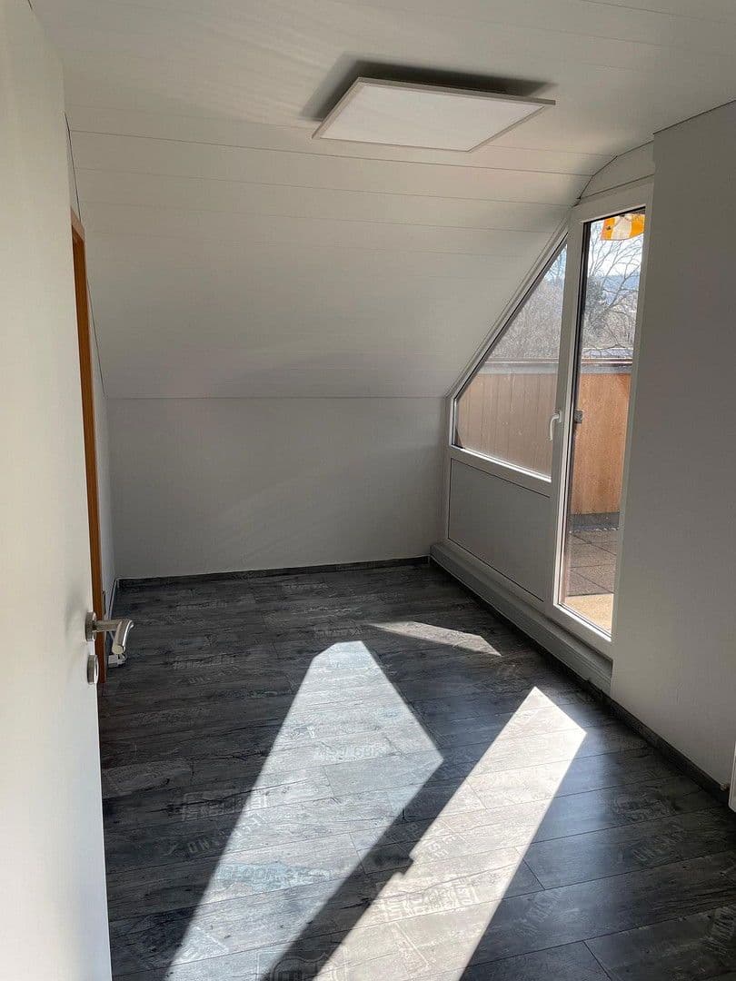Predaj bytu 3-izbový 70 m², Reutlingen, Bádensko-Wurttembersko Predaj bytu 3-izbový 70 m², Reutlingen, Bádensko-Wurttembersko