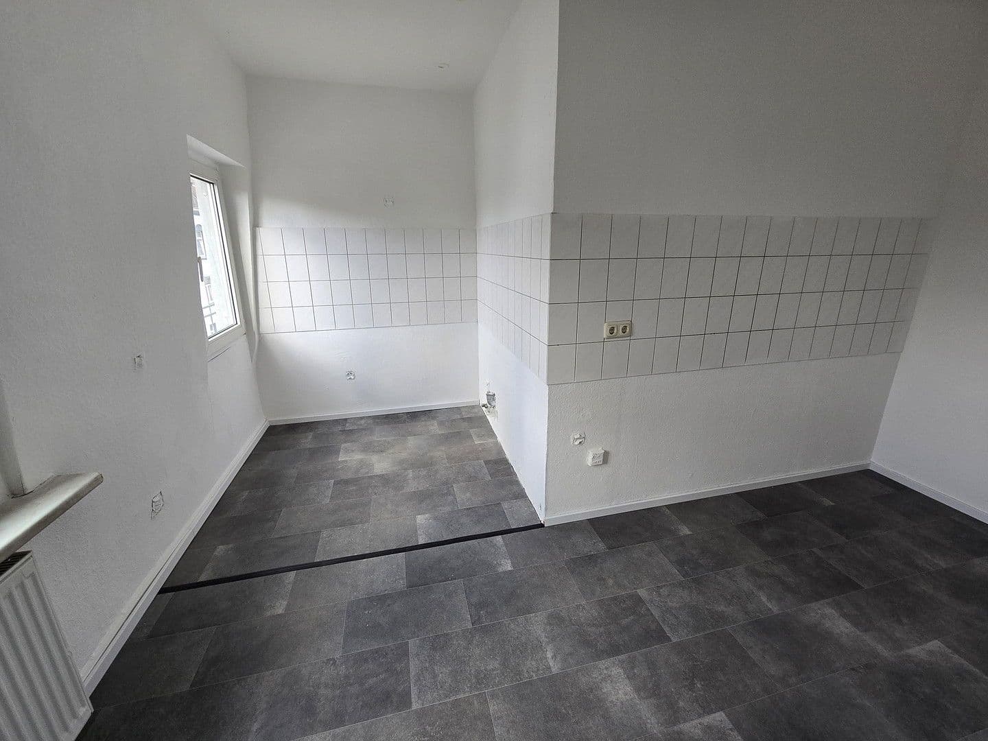 Prenájom bytu 3-izbový 69 m², Werderstraße 16, Duisburg, Severné Porýnie - Westfálsko Prenájom bytu 3-izbový 69 m², Werderstraße 16, Duisburg, Severné Porýnie - Westfálsko