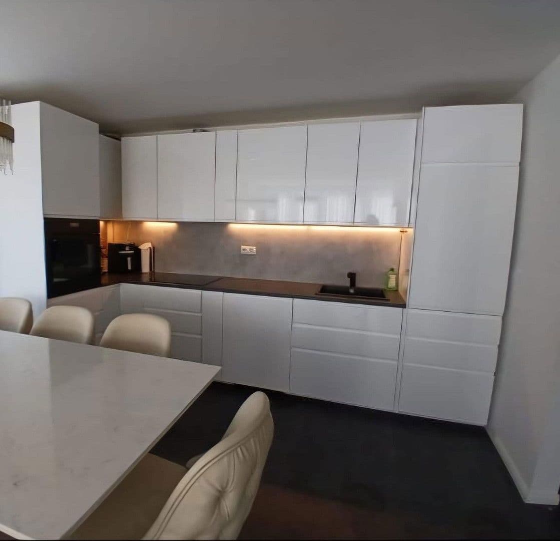 Predaj domu 210 m², pozemek 256 m², Walldorf, Bádensko-Wurttembersko Predaj domu 210 m², pozemek 256 m², Walldorf, Bádensko-Wurttembersko