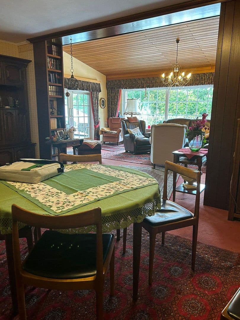 Predaj domu 292 m², pozemek 1.238 m², Schwerte, Severné Porýnie - Westfálsko Predaj domu 292 m², pozemek 1.238 m², Schwerte, Severné Porýnie - Westfálsko