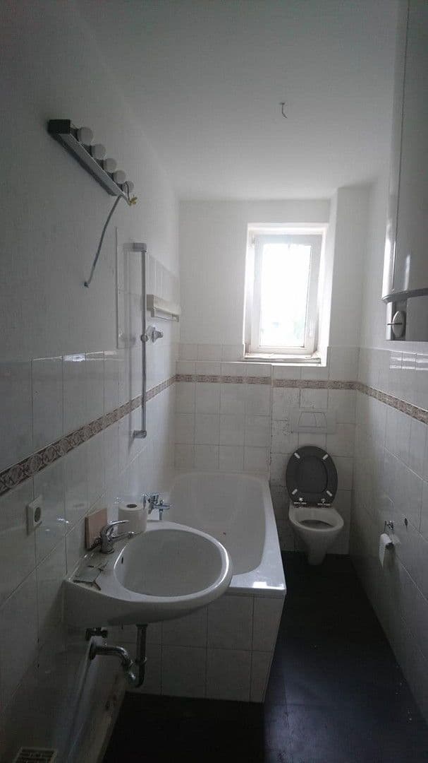 Prenájom bytu 3-izbový 81 m², Bahnhofstraße 15, Neustadt in Sachsen, Sasko Prenájom bytu 3-izbový 81 m², Bahnhofstraße 15, Neustadt in Sachsen, Sasko