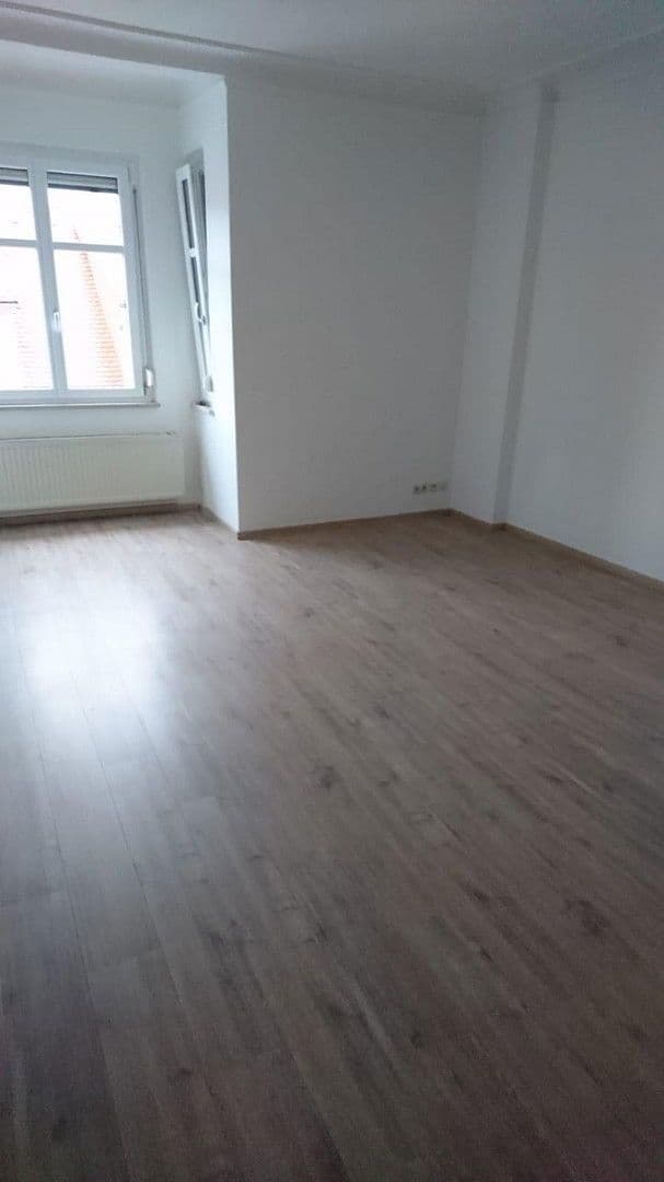 Prenájom bytu 3-izbový 81 m², Bahnhofstraße 15, Neustadt in Sachsen, Sasko Prenájom bytu 3-izbový 81 m², Bahnhofstraße 15, Neustadt in Sachsen, Sasko