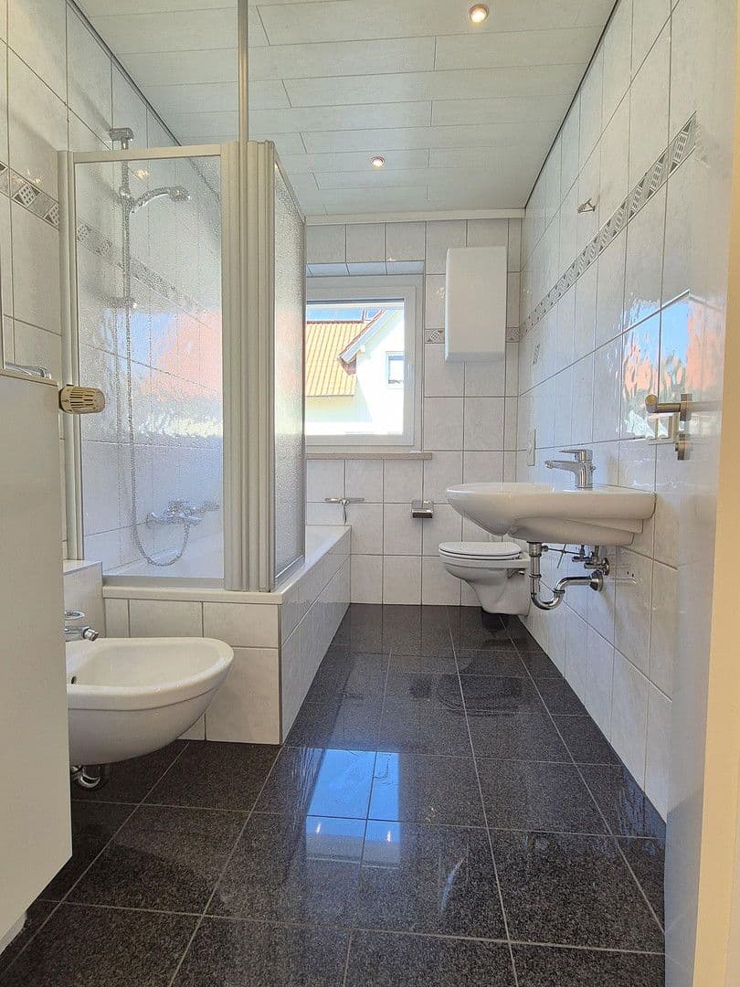 Prenájom bytu 3-izbový 74 m², Ergolding, Bavorsko Prenájom bytu 3-izbový 74 m², Ergolding, Bavorsko