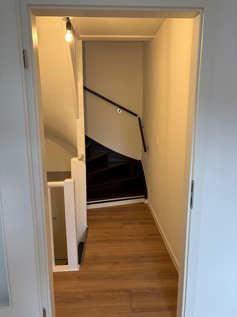 Prenájom bytu 2-izbový 46 m², Frankfurt am Main, Hesensko Prenájom bytu 2-izbový 46 m², Frankfurt am Main, Hesensko