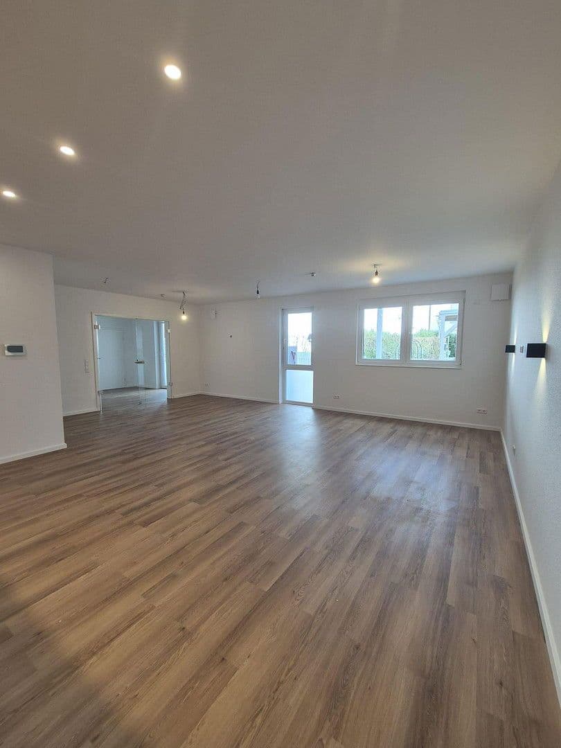 Prenájom bytu 2-izbový 125 m², Zell am Harmersbach, Bádensko-Wurttembersko Prenájom bytu 2-izbový 125 m², Zell am Harmersbach, Bádensko-Wurttembersko