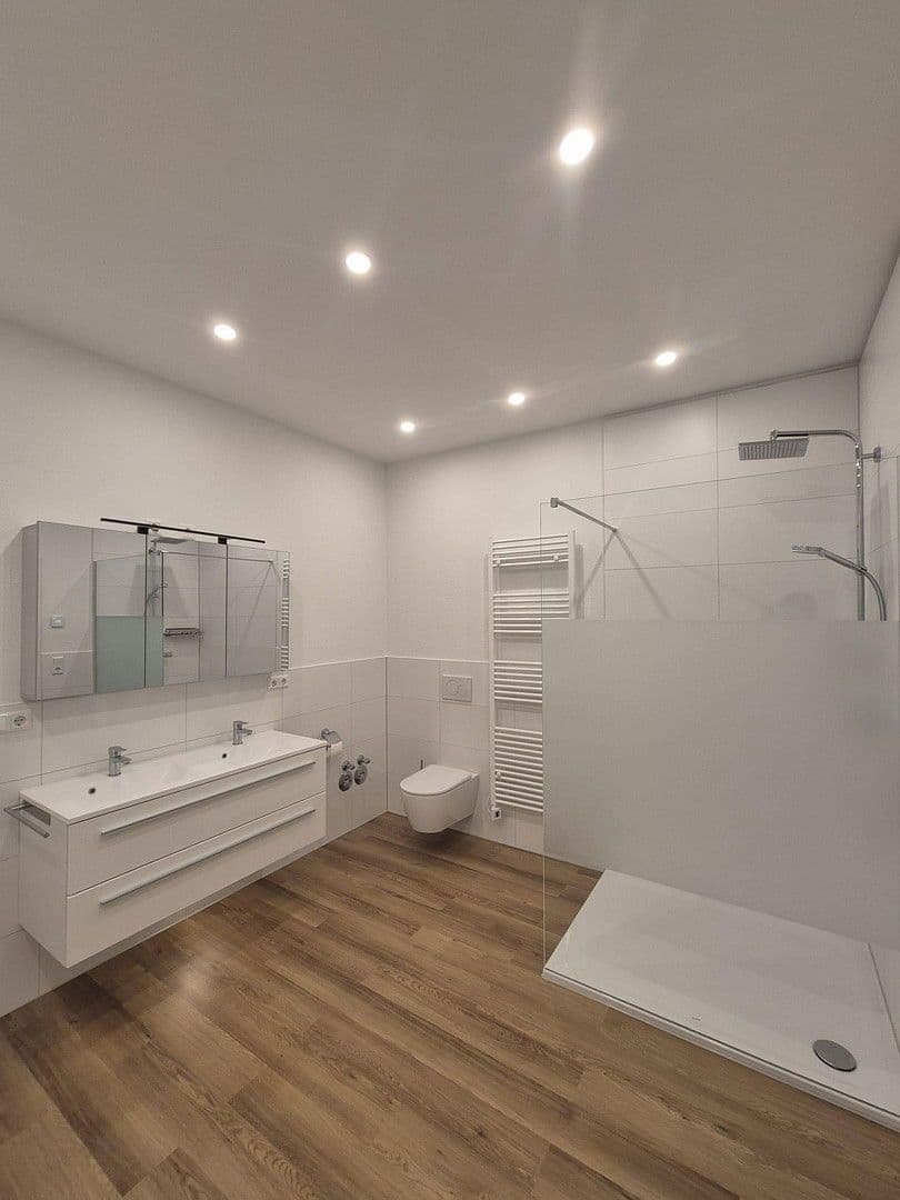 Prenájom bytu 2-izbový 125 m², Zell am Harmersbach, Bádensko-Wurttembersko Prenájom bytu 2-izbový 125 m², Zell am Harmersbach, Bádensko-Wurttembersko