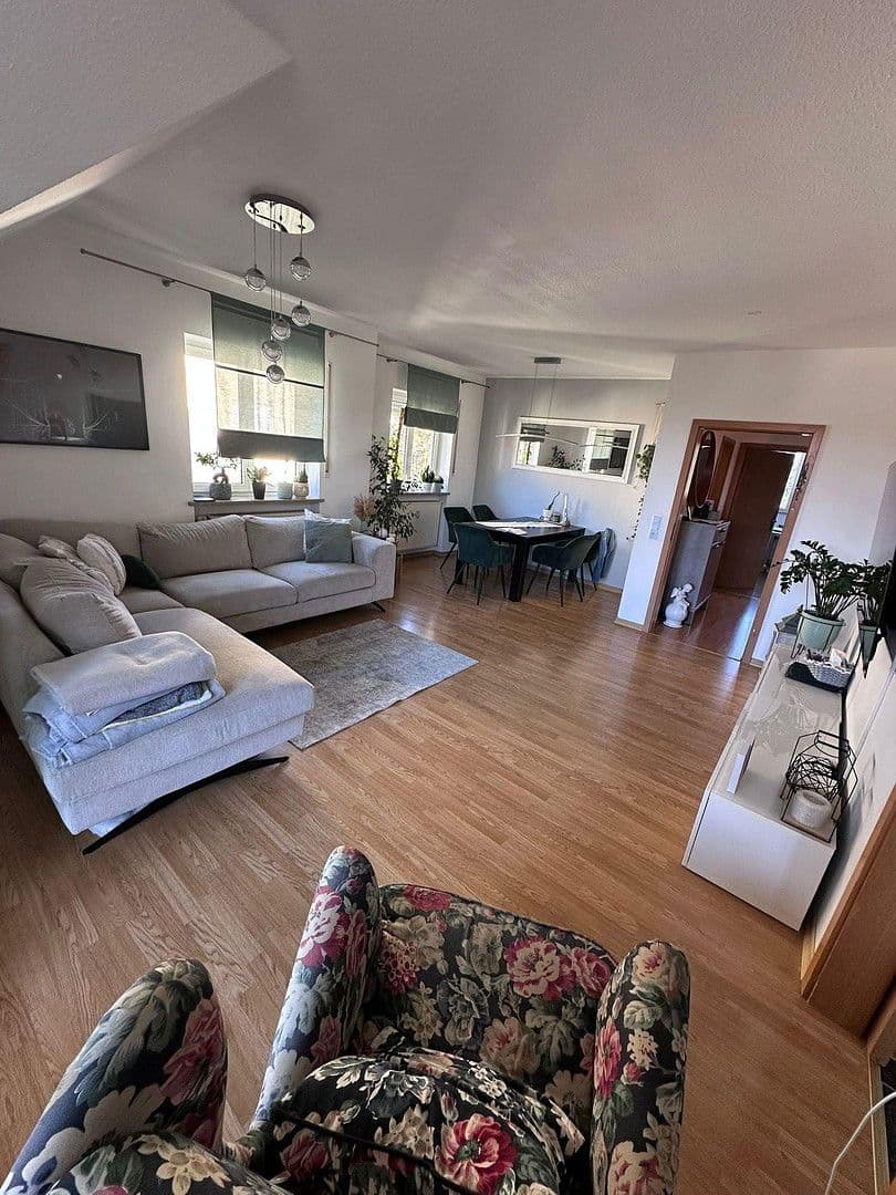 Predaj bytu 4-izbový 117 m², Hauptstraße 44F, Pfaffenhofen an der Roth, Bavorsko Predaj bytu 4-izbový 117 m², Hauptstraße 44F, Pfaffenhofen an der Roth, Bavorsko