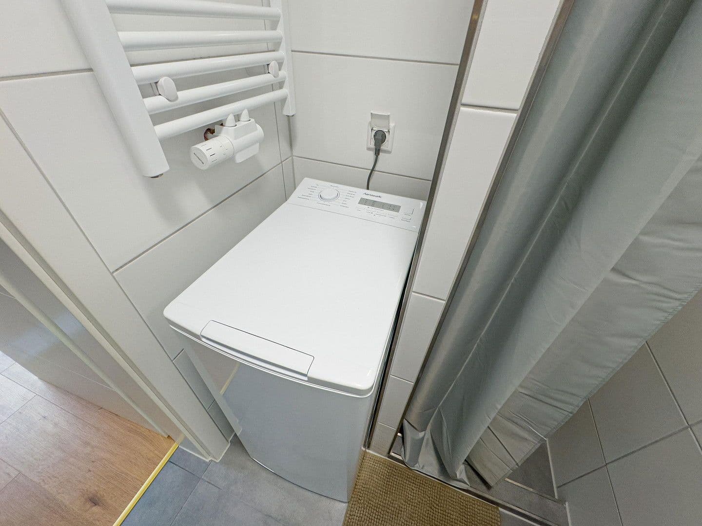 Predaj domu 88 m², pozemek 240 m², Grambker Heerstraße 118A, Bremen, Brémy Predaj domu 88 m², pozemek 240 m², Grambker Heerstraße 118A, Bremen, Brémy