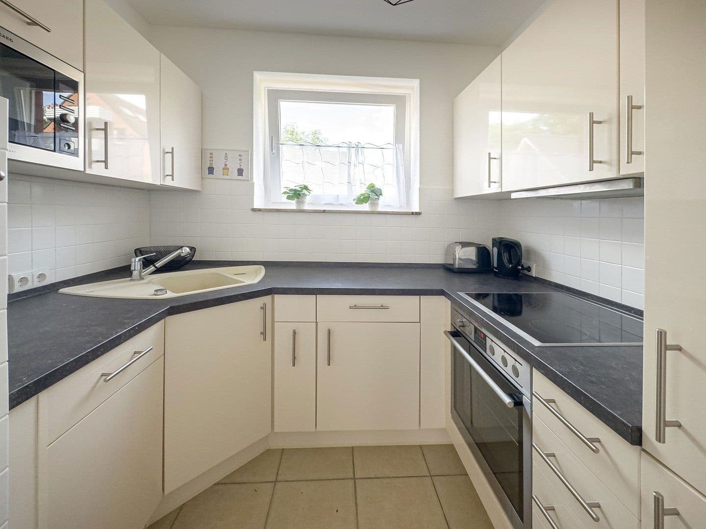 Predaj domu 88 m², pozemek 240 m², Grambker Heerstraße 118A, Bremen, Brémy Predaj domu 88 m², pozemek 240 m², Grambker Heerstraße 118A, Bremen, Brémy