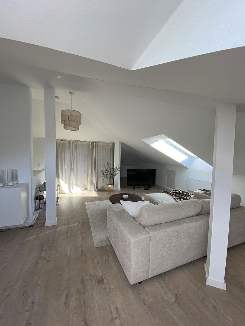 Prenájom bytu 5-izbový 135 m², Kiekenbrink 37, Porta Westfalica, Severné Porýnie - Westfálsko Prenájom bytu 5-izbový 135 m², Kiekenbrink 37, Porta Westfalica, Severné Porýnie - Westfálsko