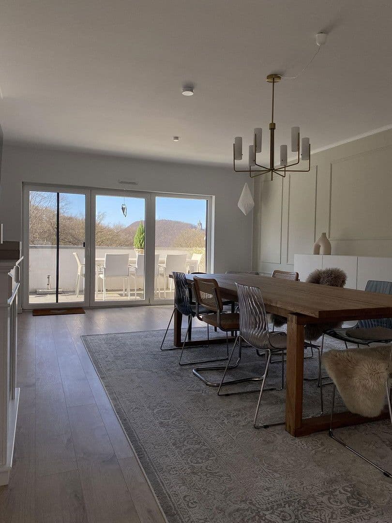 Prenájom bytu 5-izbový 135 m², Kiekenbrink 37, Porta Westfalica, Severné Porýnie - Westfálsko Prenájom bytu 5-izbový 135 m², Kiekenbrink 37, Porta Westfalica, Severné Porýnie - Westfálsko