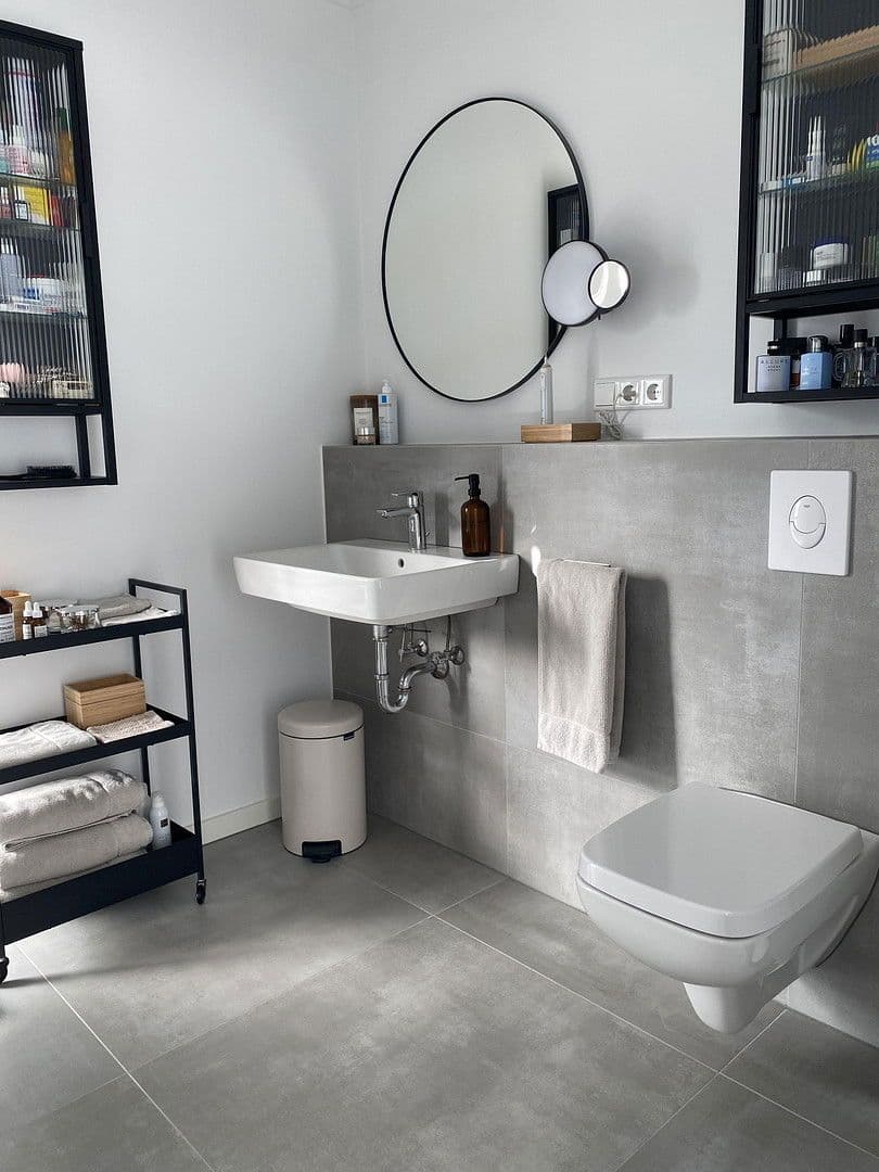 Prenájom bytu 5-izbový 135 m², Kiekenbrink 37, Porta Westfalica, Severné Porýnie - Westfálsko Prenájom bytu 5-izbový 135 m², Kiekenbrink 37, Porta Westfalica, Severné Porýnie - Westfálsko