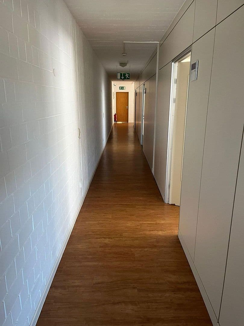 Prenájom kancelárie 932 m², Fußgönheim, Porýnie-Falcko Prenájom kancelárie 932 m², Fußgönheim, Porýnie-Falcko