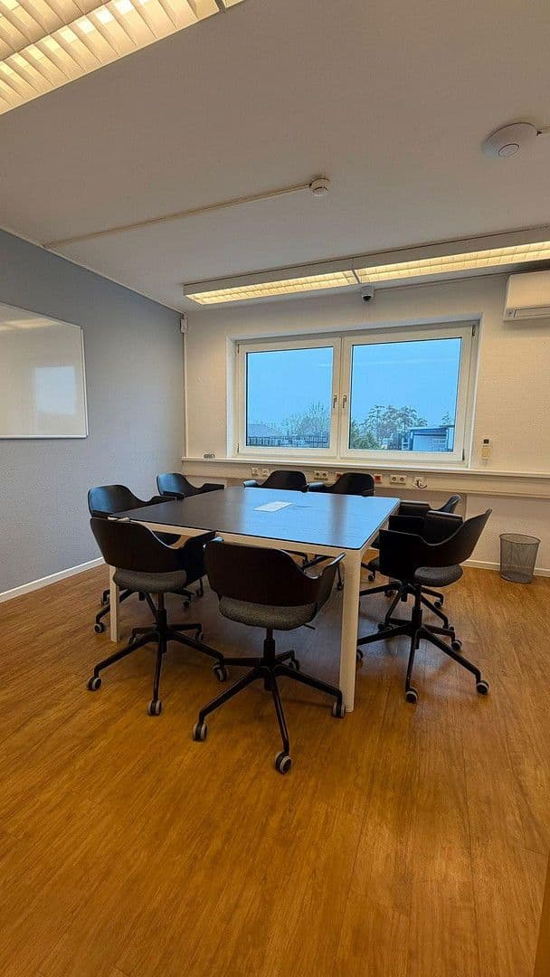 Prenájom kancelárie 932 m², Fußgönheim, Porýnie-Falcko Prenájom kancelárie 932 m², Fußgönheim, Porýnie-Falcko