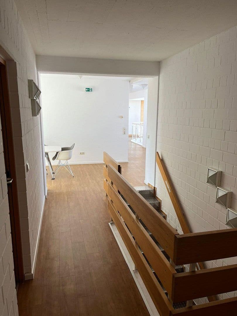 Prenájom kancelárie 932 m², Fußgönheim, Porýnie-Falcko Prenájom kancelárie 932 m², Fußgönheim, Porýnie-Falcko