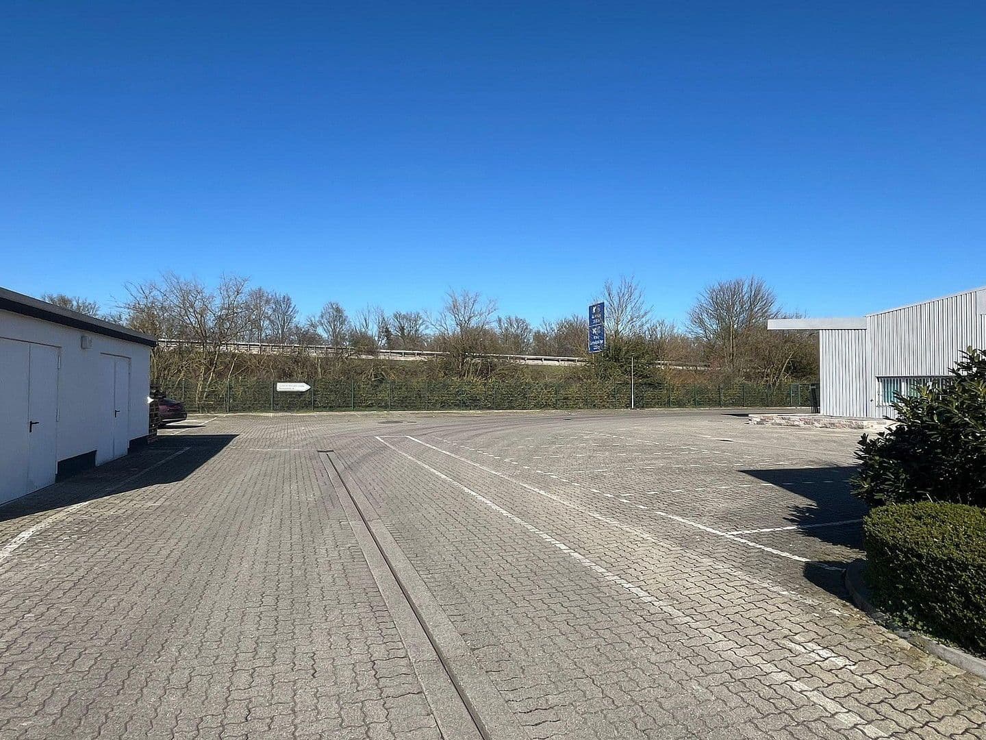 Prenájom kancelárie 932 m², Fußgönheim, Porýnie-Falcko Prenájom kancelárie 932 m², Fußgönheim, Porýnie-Falcko