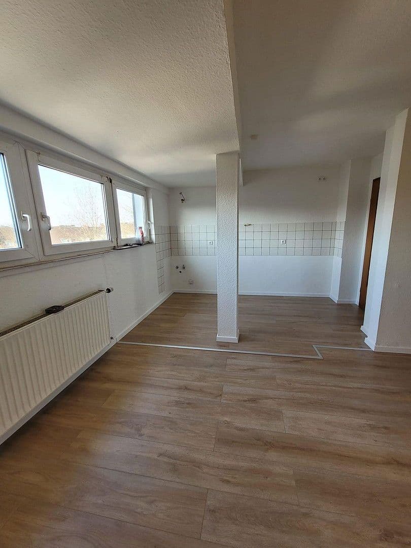 Prenájom bytu 3-izbový 90 m², Buschhausener Straße 72, Oberhausen, Severné Porýnie - Westfálsko Prenájom bytu 3-izbový 90 m², Buschhausener Straße 72, Oberhausen, Severné Porýnie - Westfálsko