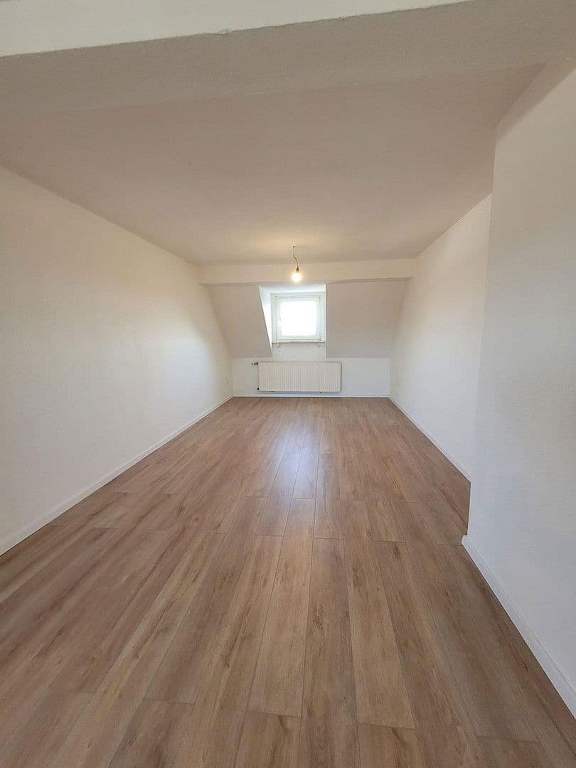 Prenájom bytu 3-izbový 90 m², Buschhausener Straße 72, Oberhausen, Severné Porýnie - Westfálsko Prenájom bytu 3-izbový 90 m², Buschhausener Straße 72, Oberhausen, Severné Porýnie - Westfálsko